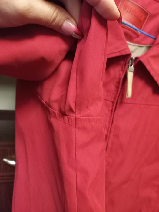 Ветровка женская