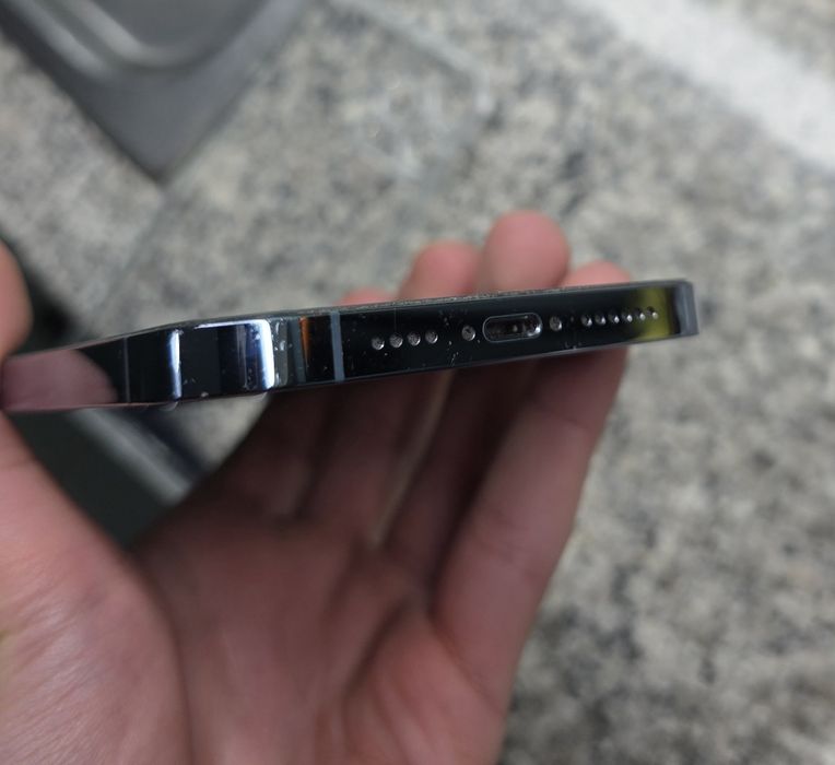 iPhone 13 Pro Max - Praticamente Novo