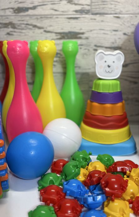 Дитячі розвиваючі іграшки  (на вік 1+)
