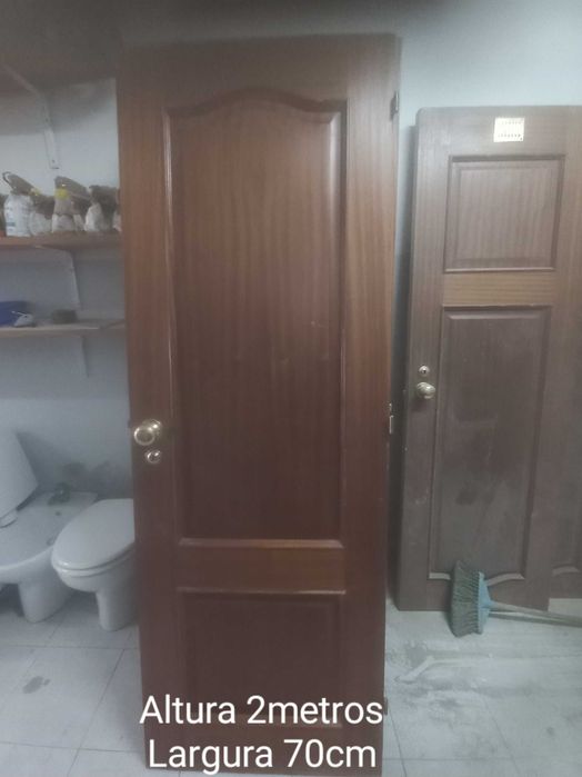 Portas de interior em madeira maciça