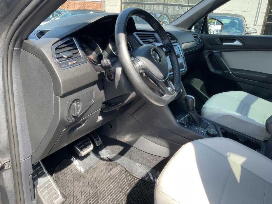 Volkswagen Tiguan      2019