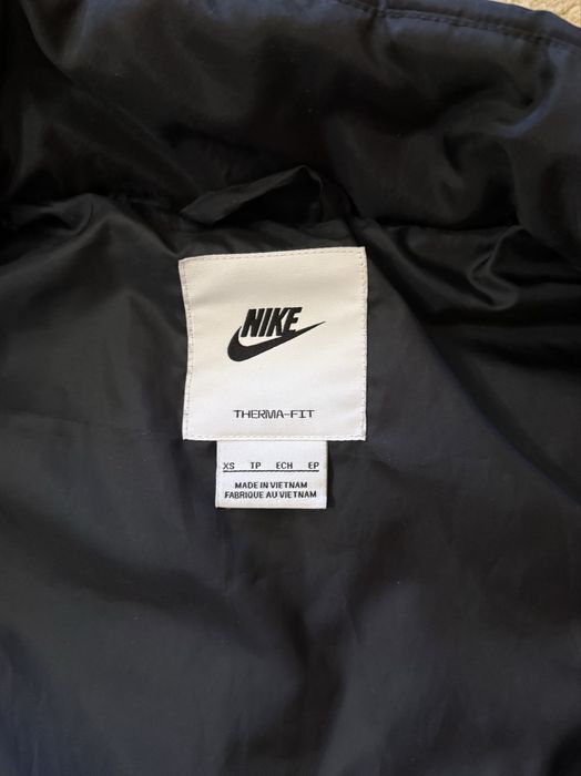 Жилетка чорна Nike