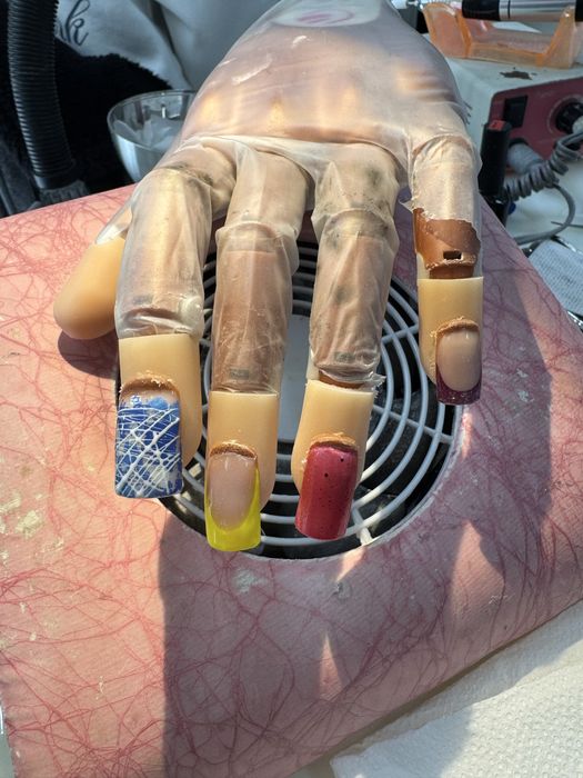 Procuro modelos manicure gel e verniz gel