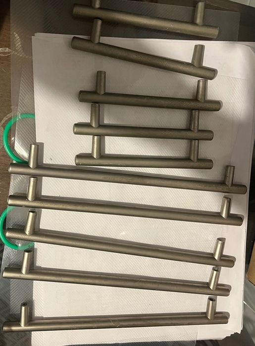 Puxadores em aço escovado para móveis – conjunto