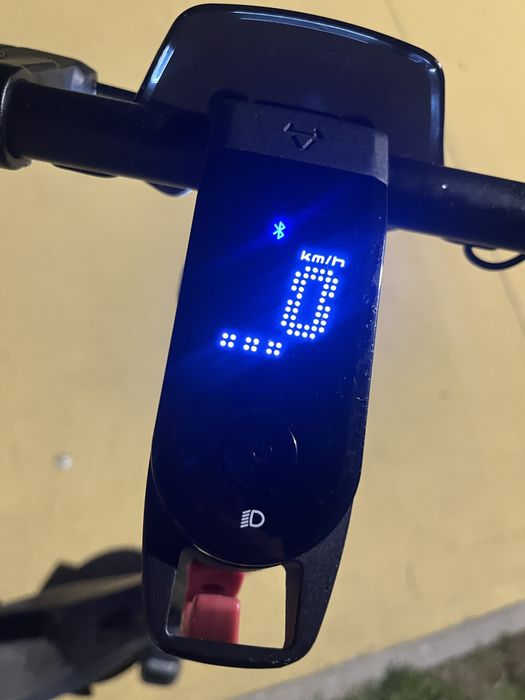 Vendo trotrinet eletrica marca miu