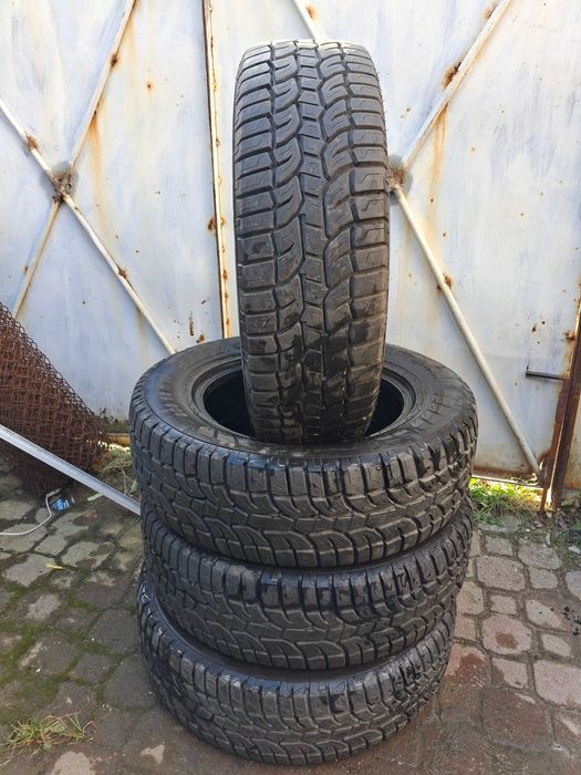Opona 235/65R17 Apollo