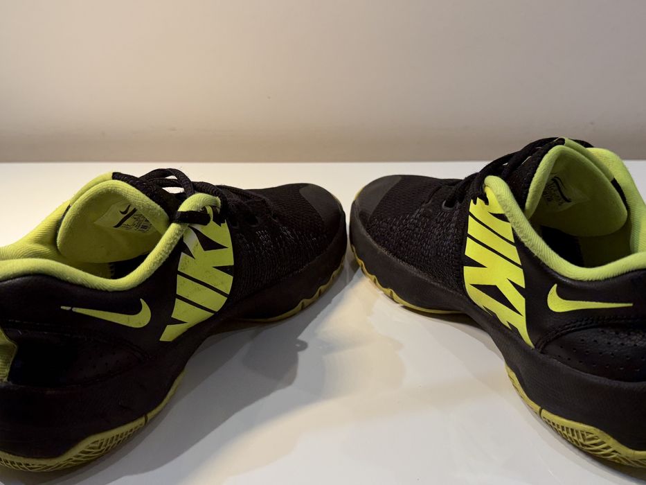 Nike Team Hustle Quick 37,5 buty adidasy sportowe