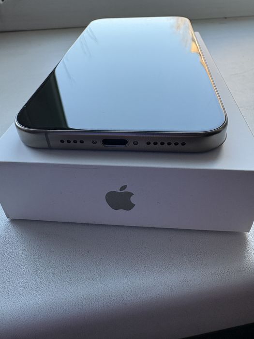 iPhone 15 Pro Max Titanium  256Gb ідеальний батарея 90%