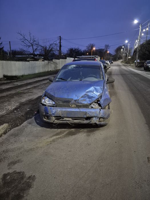 Авто ВАЗ 1117 Калина в універсалі ,2009р.,механ.,двигун 1,4 газ/бензин. В технічно справному стані,запускається ,авто після дтп ,пошкоджена тільки передня частина авто ,не гнила . За 400 не віддам . Вдалих угод.
