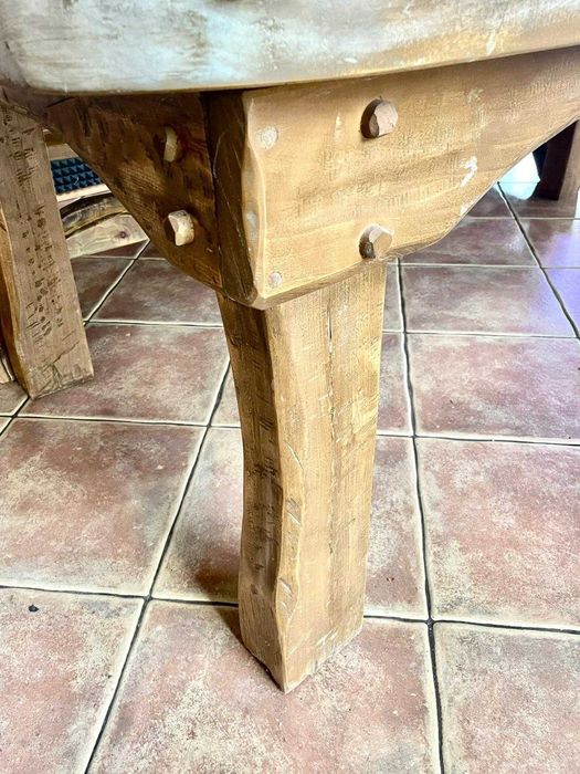 Piękny rustykalny stół z ławami Mazur - monolit wykonany ręcznie