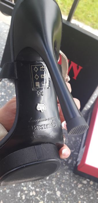 Босоніжки нові зручні