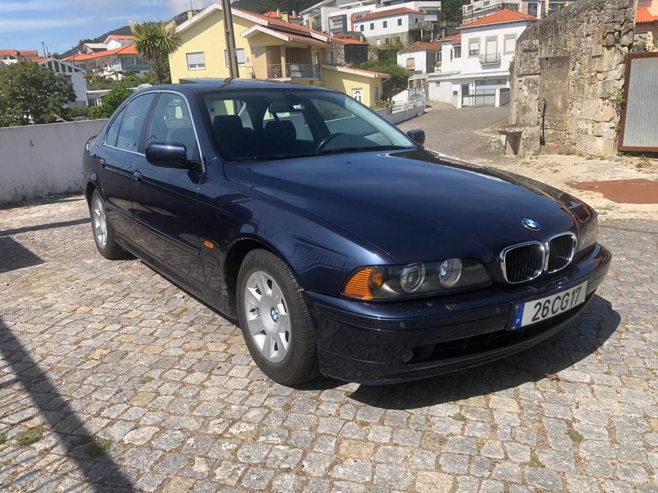 BMW 525d ano 2002 todo ele em muito bom estado e com poucos Km