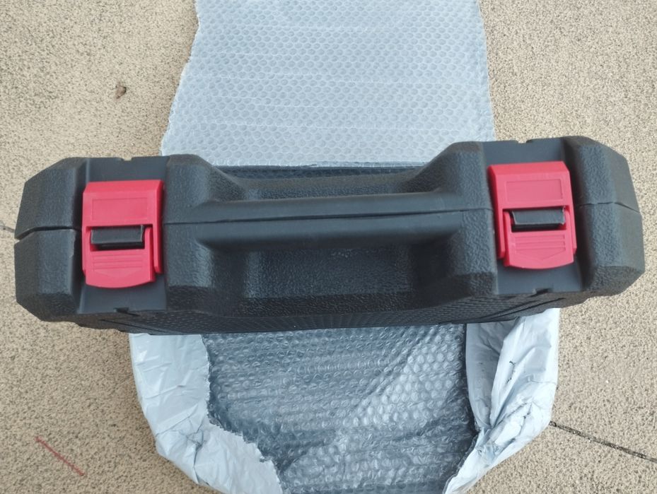 Vendo tesoura de poda a bateria