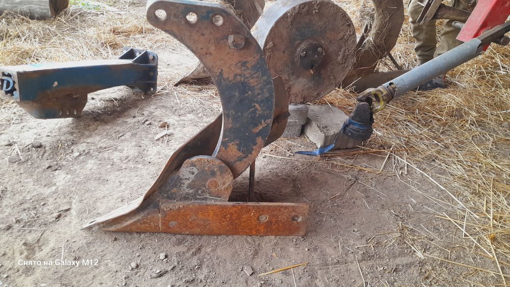 Плуг до трактора