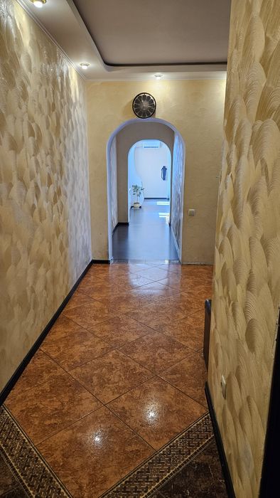 Продам 3х комнатную квартиру на 4 мкр с АО(газ)с хорошим ремонтом