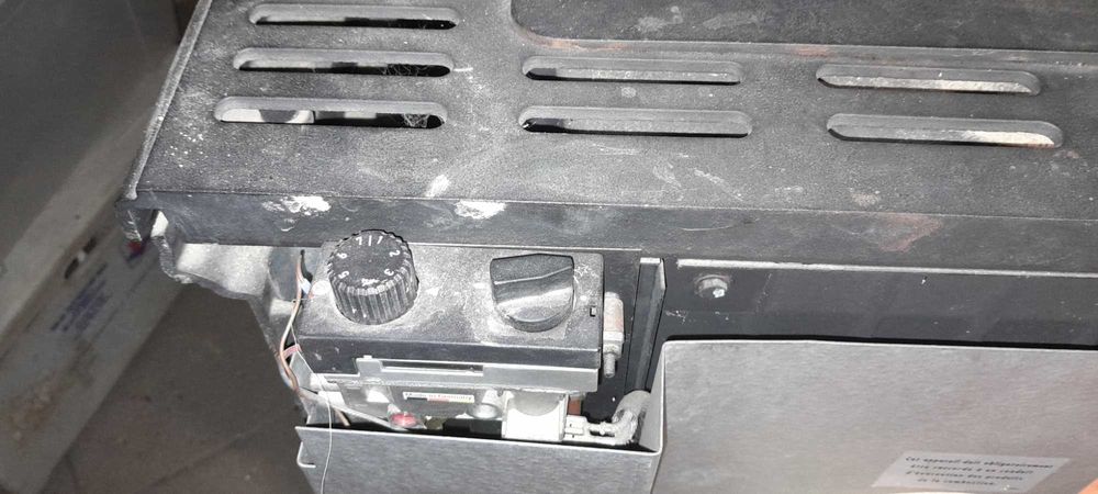 Kominek żeliwny wolnostojący