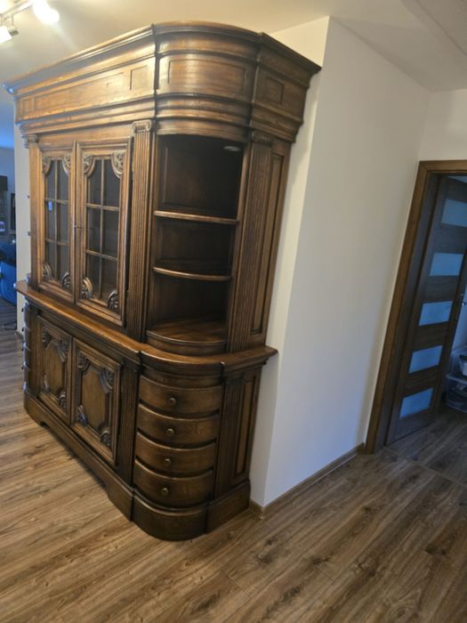 Piękna dębowa witryna,kredens, komoda, podświetlana