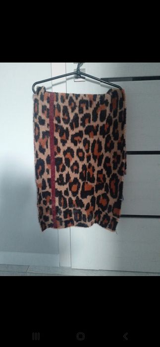 Szalik , ponczo w panterkę Zara