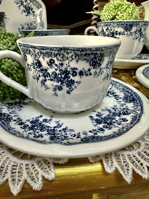 Чайно столовий сервіз