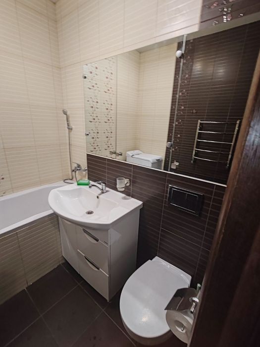 Здається в оренду 4х кімнатна квартира.