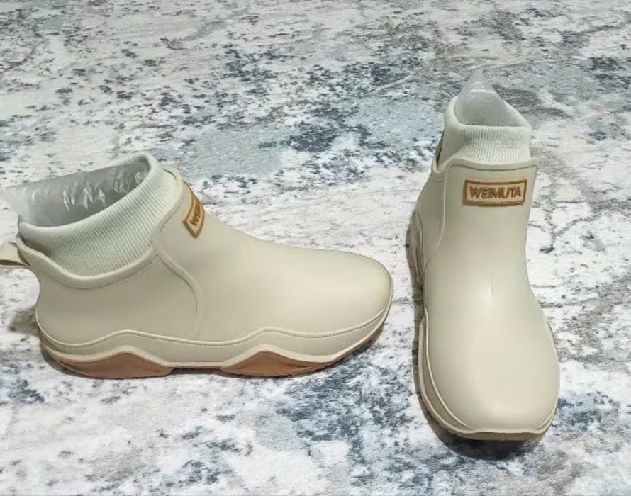 Чоботи жіночі гумові резинові