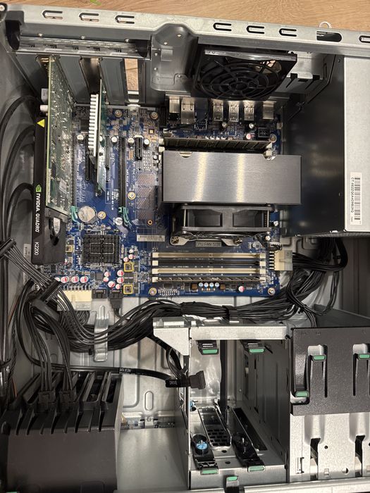 HP Z440 XEON E5 2697A 32 GB ram
