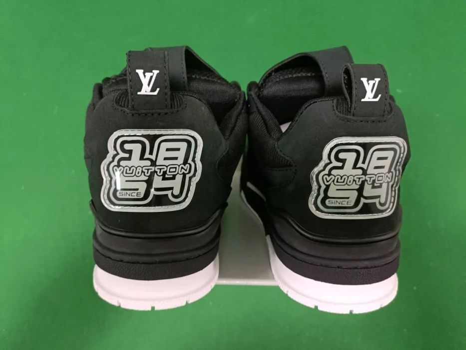 Tênis Louis Vuitton e Balenciaga