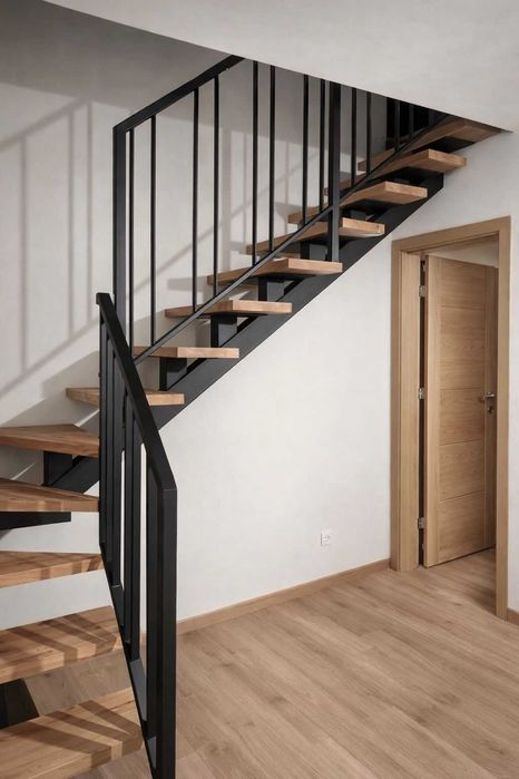 Schody dywanowe stalowe z pełnej blachy - Łódź