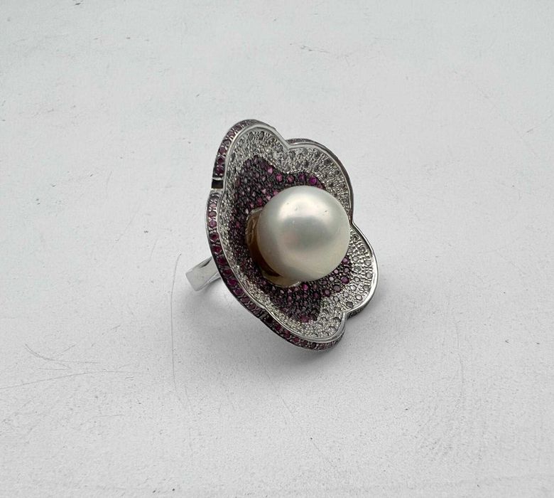 Anel em ouro, prata, rubi e diamantes