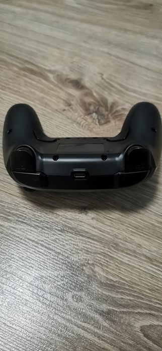 Pad bezprzewodowy do gier na PC.