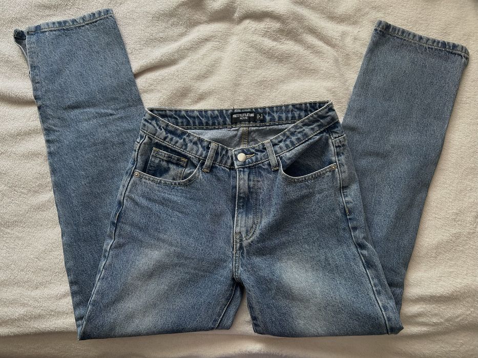 jeansy prettylittlething