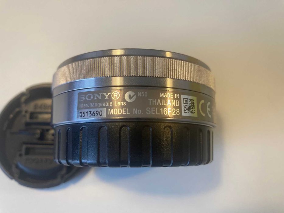 Obiektyw Sony SEL16F28