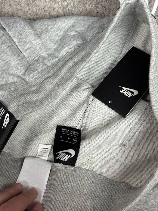 Стильні чоловічі шорти Nike