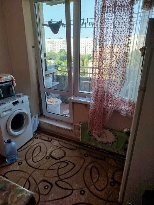 L Продам 1 комнатную на Холодной горе (двухбалконка)