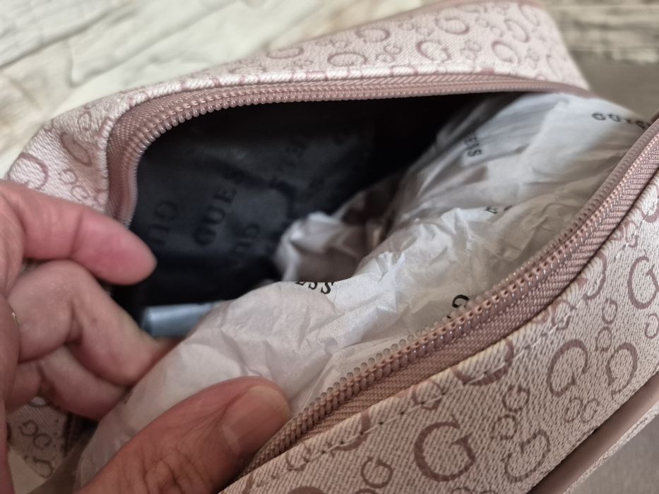 Kosmetyczka Damska Guess Blush Insignia Travel