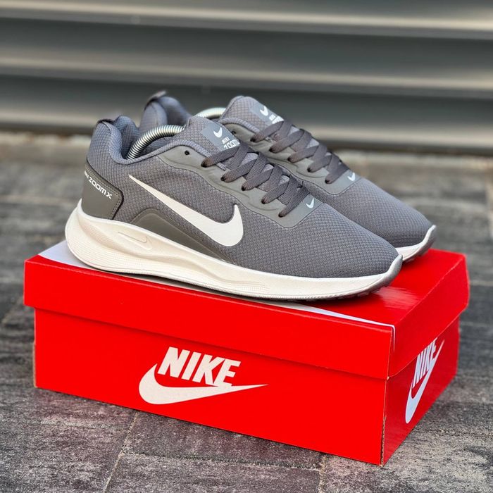Кросівки Nike сірі