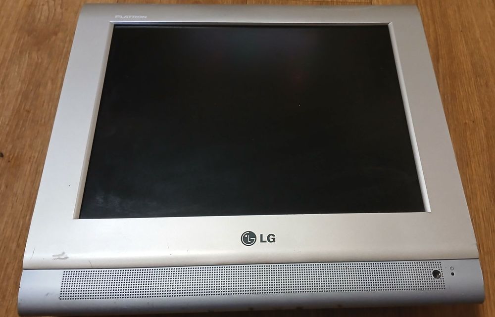 Телевізор LG RZ-15LA32