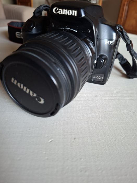 Canon EOS 1000D + Lente 18-55mm