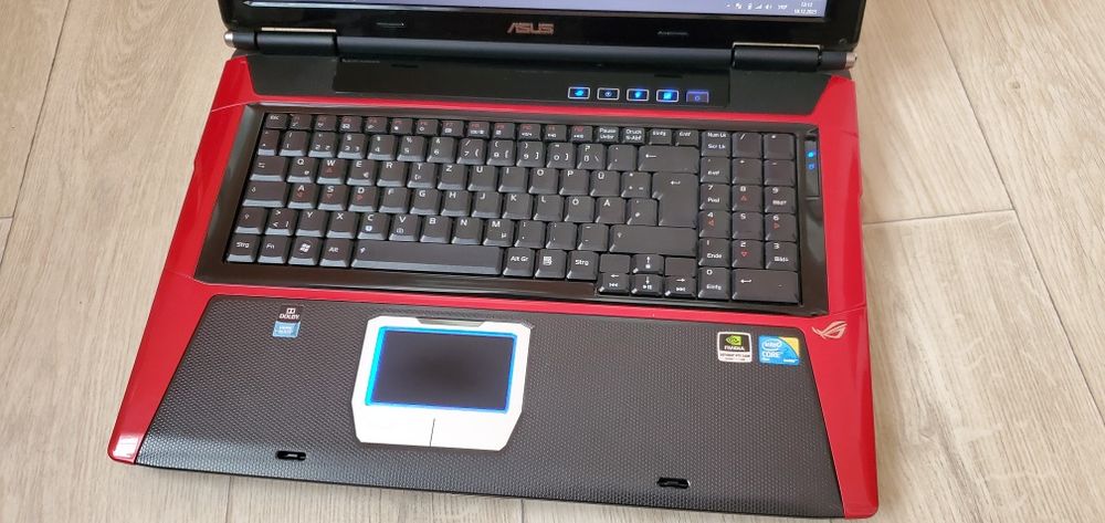 Asus Rog  17 дюймів