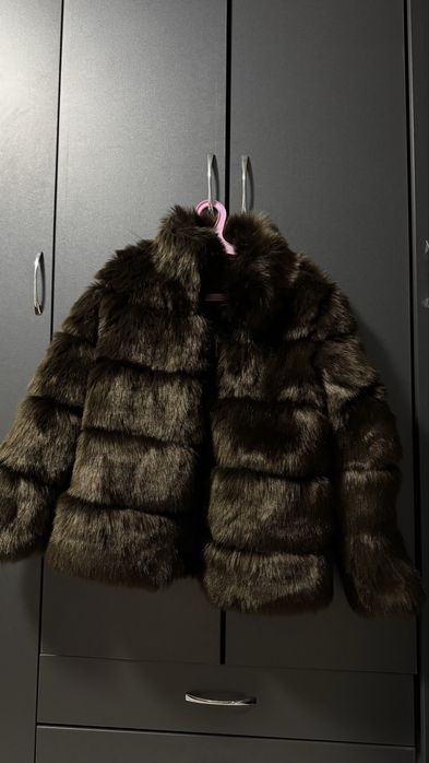 еко шуба ,тредова НОВА ,розмір xs-s,колір в житті красивий коричневий