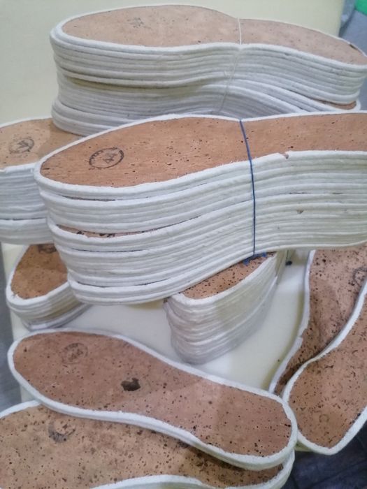 Palmilhas de Cortiça - lotes de 12 pares = 0.50€ par *Artigo SEM USO