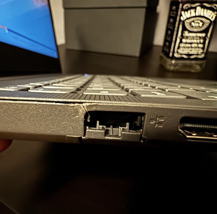 Laptop Lenowo V130-15IKB 8GB RAM 256GB SSD