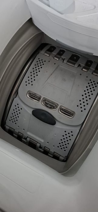 Máquina de lavar roupa 5.5kg porta cima praticamente nova