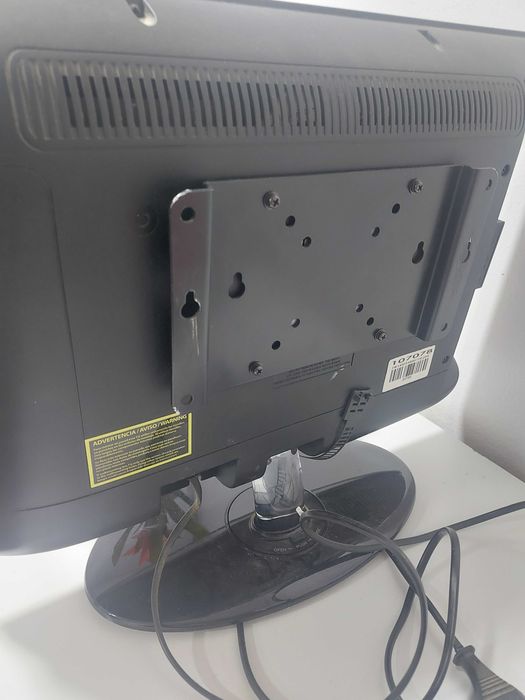 Tv led  Mitsau mais suporte de parede