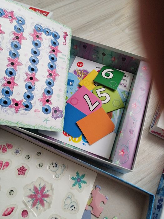 Zestaw puzzli plus gra
