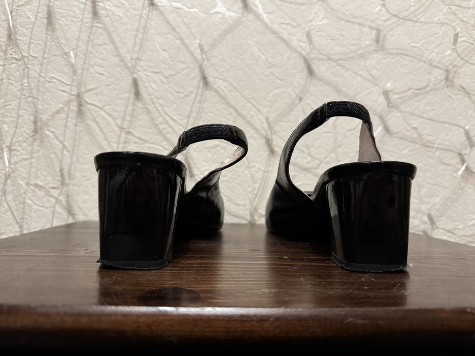 Продам жіночі туфлі Elite by Monarch