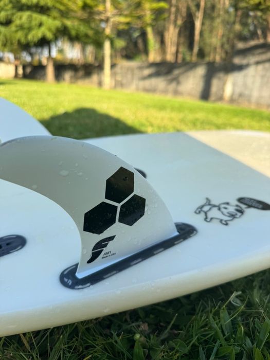 Prancha de surf 6”, em excelente estado.