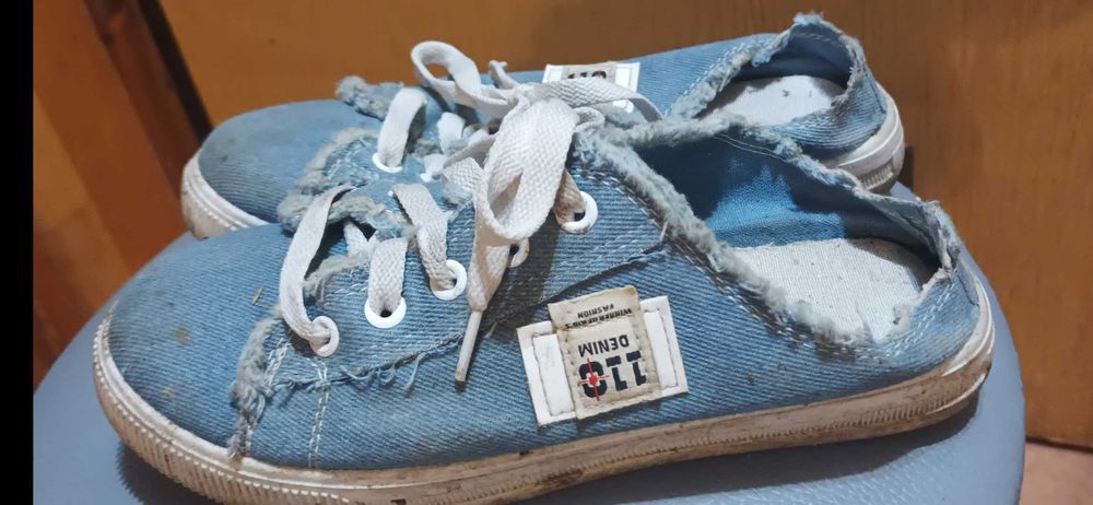 Buty klapki stylizowane na trampki rozmi żear 39