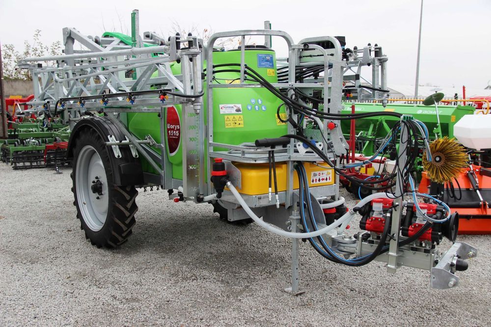 Opryskiwacz ciągany zaczepiany hydrauliczny przyczepiany Tolmet Borys