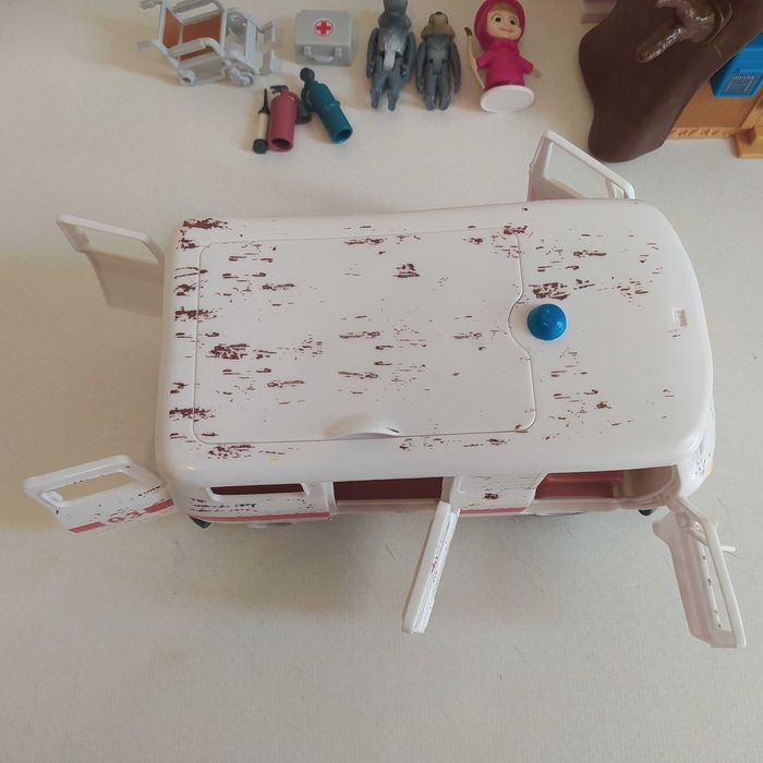 Masza Karetka Pogotowia + Domek